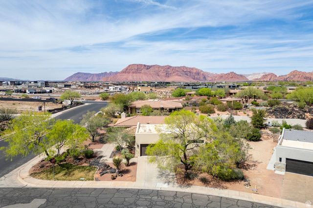 30 W BEDROCK CIR, Santa Clara, UT 84765