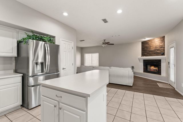 10904 Snowbird Drive NW, Albuquerque, NM 87114