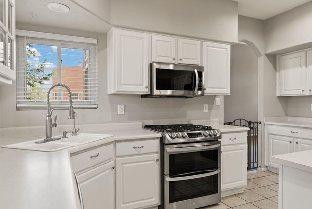 10904 Snowbird Drive NW, Albuquerque, NM 87114