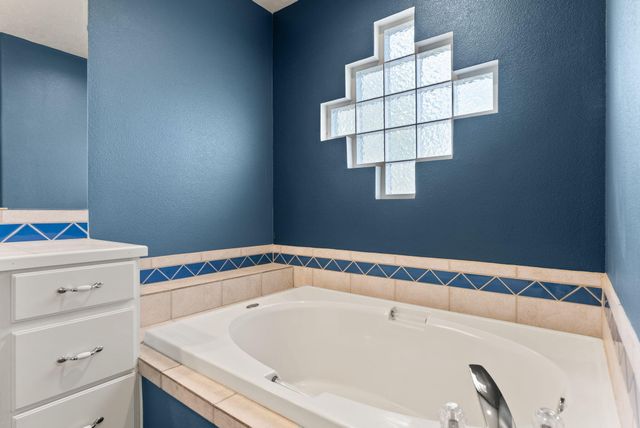 10904 Snowbird Drive NW, Albuquerque, NM 87114