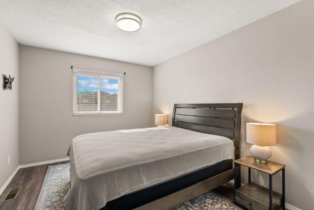 10904 Snowbird Drive NW, Albuquerque, NM 87114