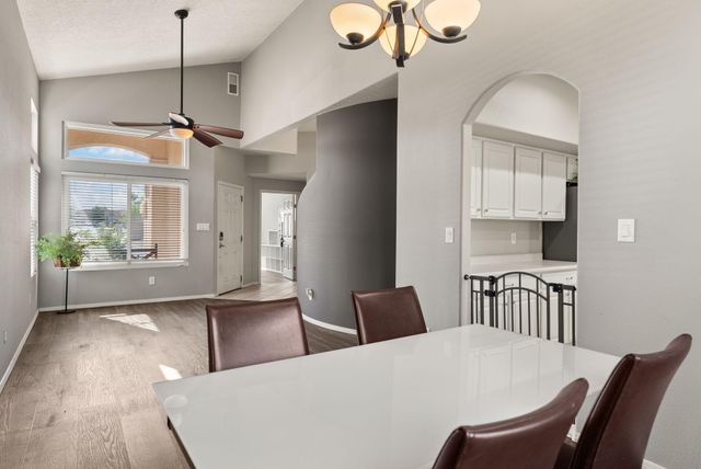 10904 Snowbird Drive NW, Albuquerque, NM 87114