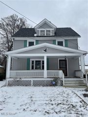 745 Maple Avenue, Conneaut, OH 44030