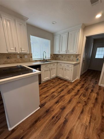 2716 Pine Cone Lane, Pearland, TX 77581