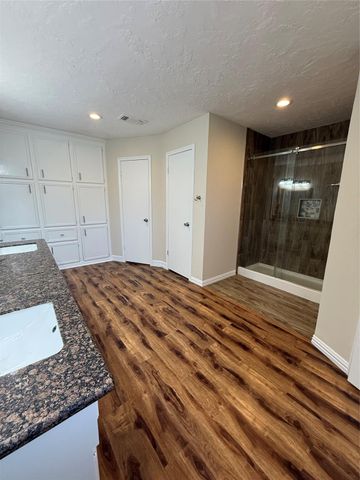 2716 Pine Cone Lane, Pearland, TX 77581