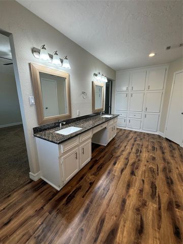 2716 Pine Cone Lane, Pearland, TX 77581