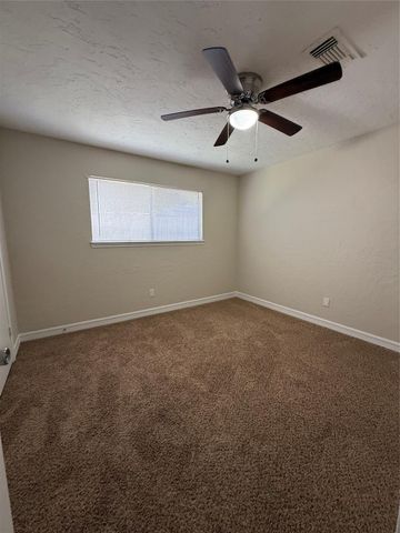 2716 Pine Cone Lane, Pearland, TX 77581