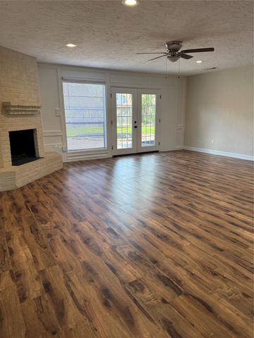 2716 Pine Cone Lane, Pearland, TX 77581