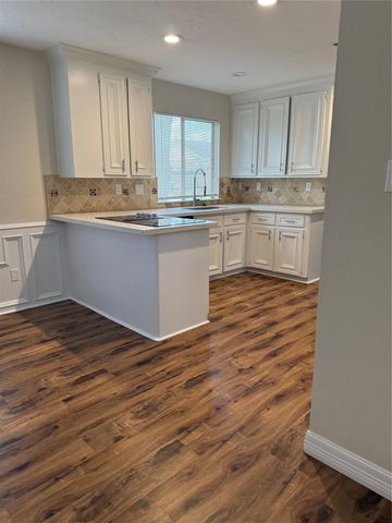 2716 Pine Cone Lane, Pearland, TX 77581