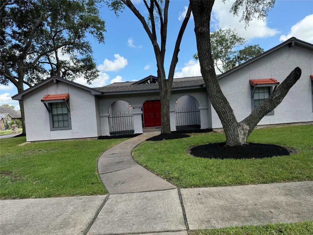 2716 Pine Cone Lane, Pearland, TX 77581