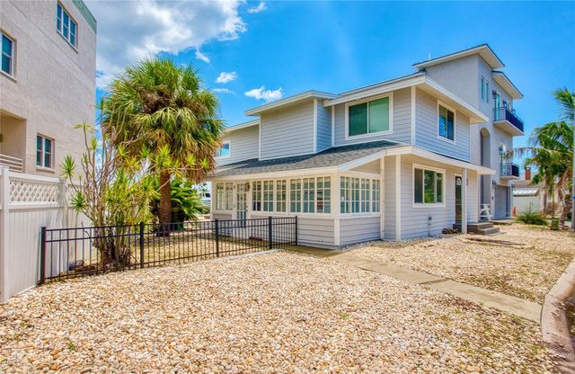 300 BAY PLZ, Treasure Island, FL 33706