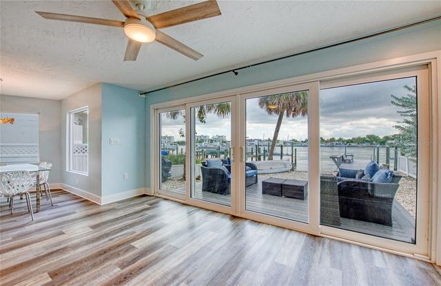 300 BAY PLZ, Treasure Island, FL 33706