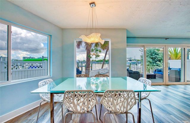 300 BAY PLZ, Treasure Island, FL 33706