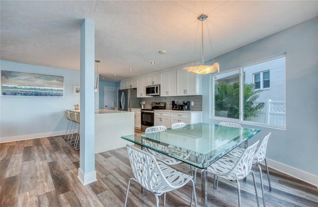 300 BAY PLZ, Treasure Island, FL 33706