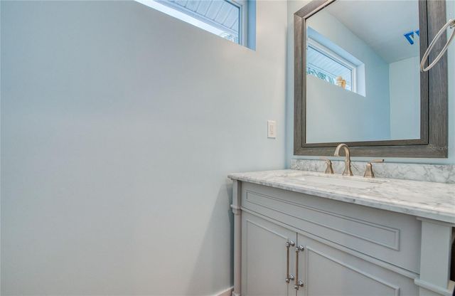 300 BAY PLZ, Treasure Island, FL 33706