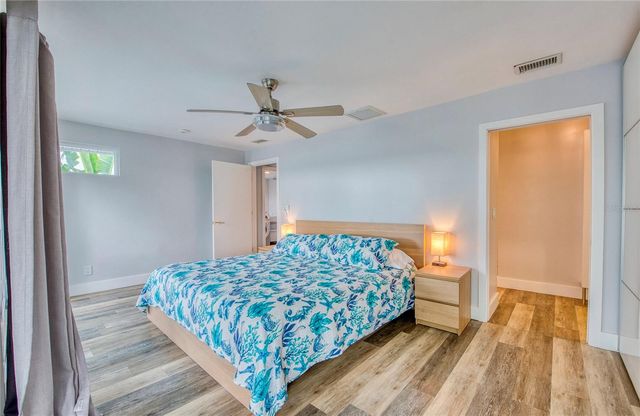 300 BAY PLZ, Treasure Island, FL 33706