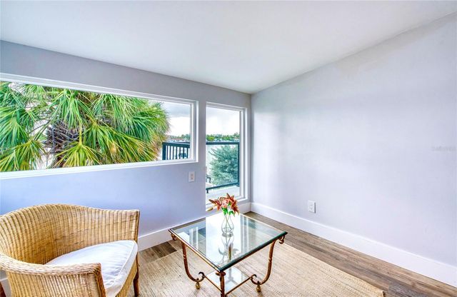 300 BAY PLZ, Treasure Island, FL 33706