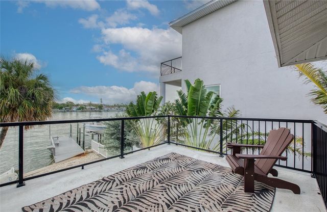 300 BAY PLZ, Treasure Island, FL 33706