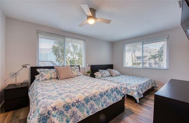 300 BAY PLZ, Treasure Island, FL 33706