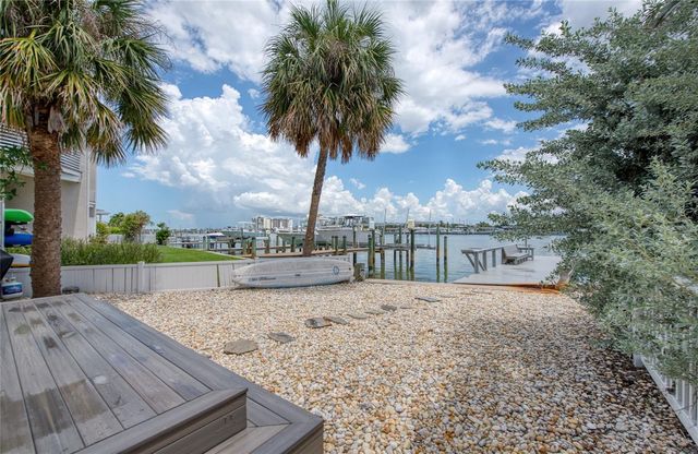 300 BAY PLZ, Treasure Island, FL 33706
