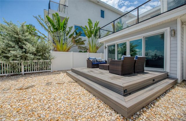 300 BAY PLZ, Treasure Island, FL 33706