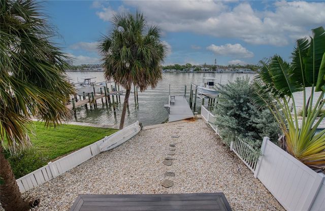 300 BAY PLZ, Treasure Island, FL 33706