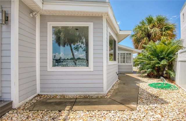 300 BAY PLZ, Treasure Island, FL 33706