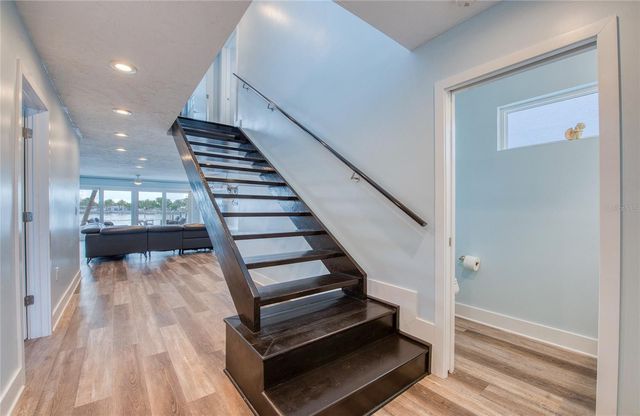 300 BAY PLZ, Treasure Island, FL 33706