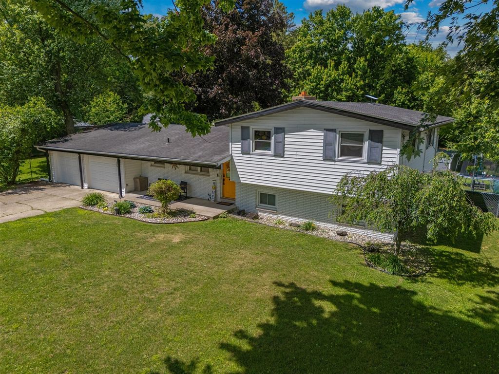 15049 Walters Drive, Marshall, MI 49068