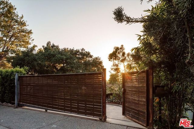 3966 San Rafael Avenue, Los Angeles, CA 90065