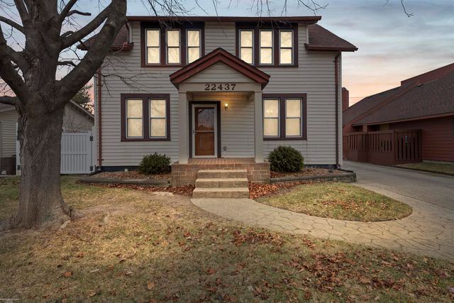 22437 Milner Street, Saint Clair Shores, MI 48081