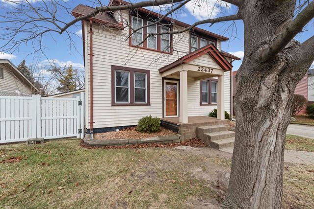 22437 Milner Street, Saint Clair Shores, MI 48081