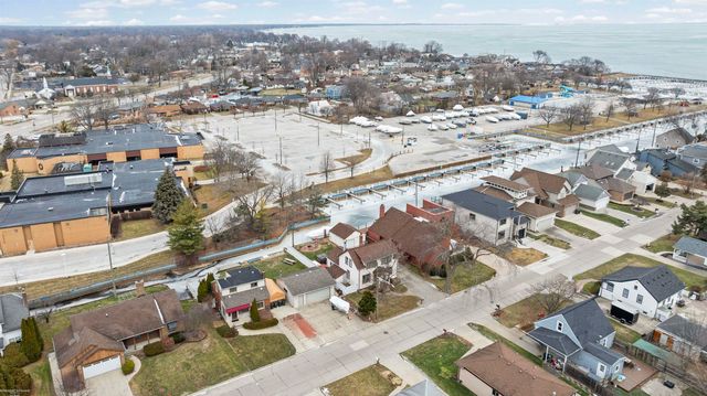 22437 Milner Street, Saint Clair Shores, MI 48081