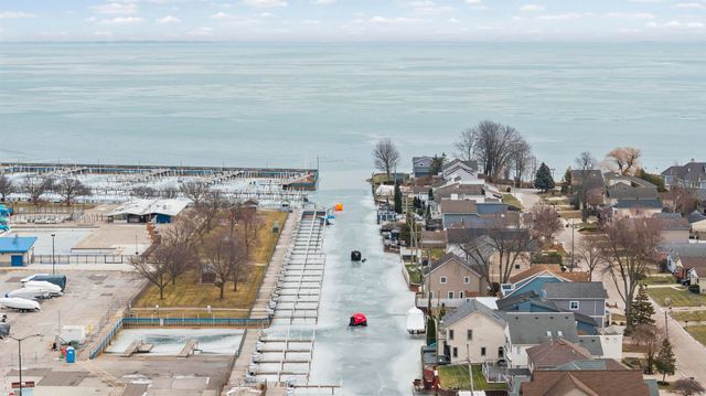 22437 Milner Street, Saint Clair Shores, MI 48081