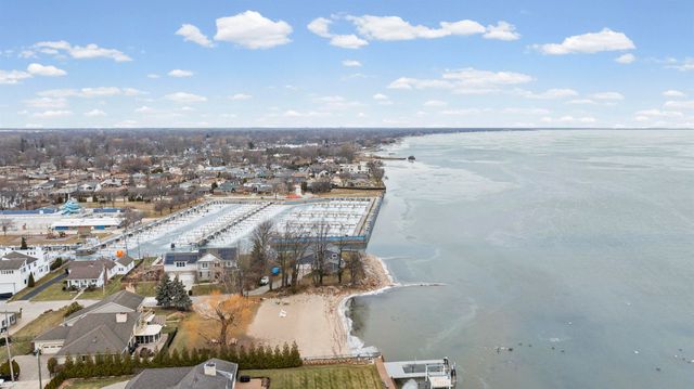 22437 Milner Street, Saint Clair Shores, MI 48081