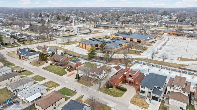 22437 Milner Street, Saint Clair Shores, MI 48081