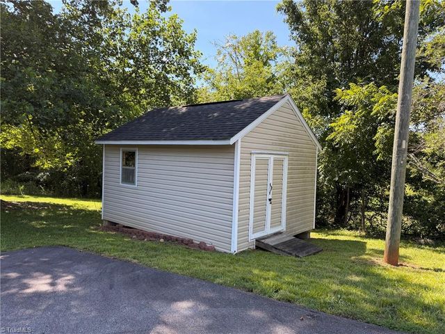 255 Big Oak Road, Elkin, NC 28621