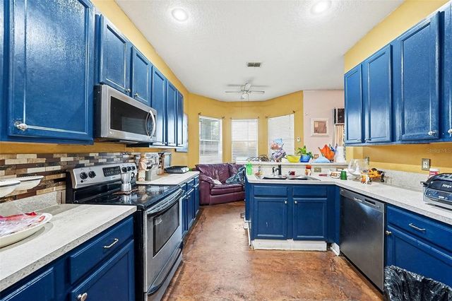 37110 HIGHLAND BLUFF CIRCLE, Dade City, FL 33523