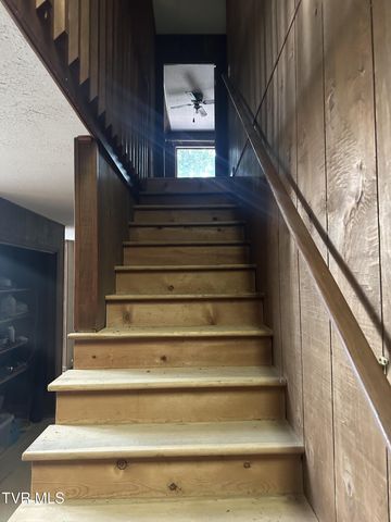 35615 Washington Spring Road, Glade Spring, VA 24340