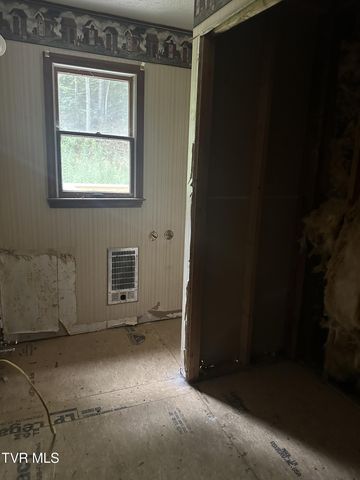 35615 Washington Spring Road, Glade Spring, VA 24340