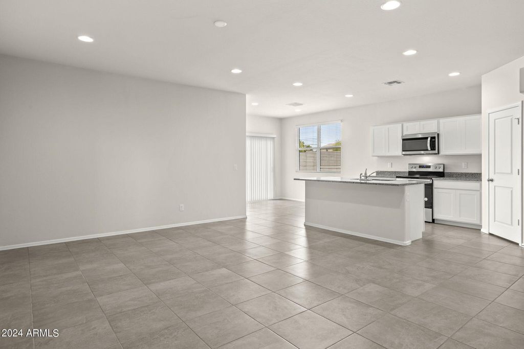 1411 W SHANNONS Way, Coolidge, AZ 85128 — photo 5