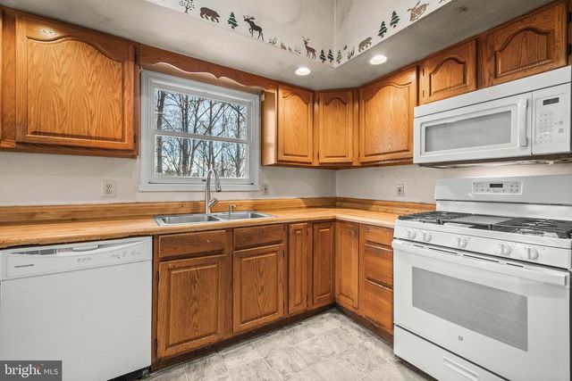 6727 BULL MOOSE CT, Marshall, VA 20115