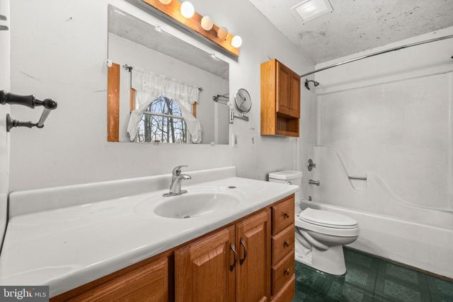 6727 BULL MOOSE CT, Marshall, VA 20115