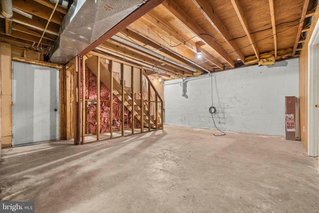 6727 BULL MOOSE CT, Marshall, VA 20115