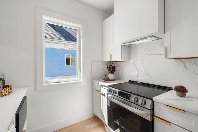 54 Adams 3, Somerville, MA 02145