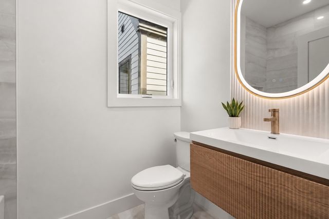 54 Adams 3, Somerville, MA 02145