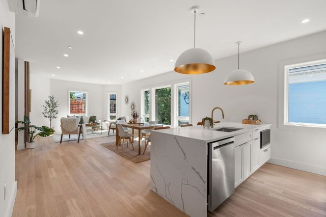 54 Adams 3, Somerville, MA 02145