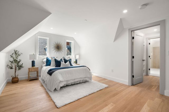 54 Adams 3, Somerville, MA 02145