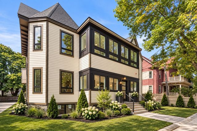 54 Adams 3, Somerville, MA 02145