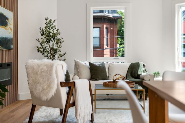 54 Adams 3, Somerville, MA 02145